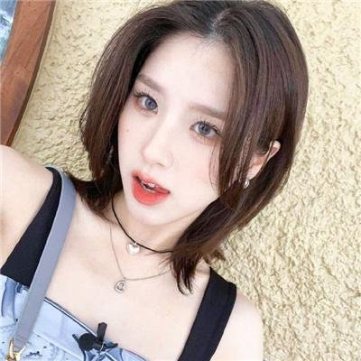深深腥红